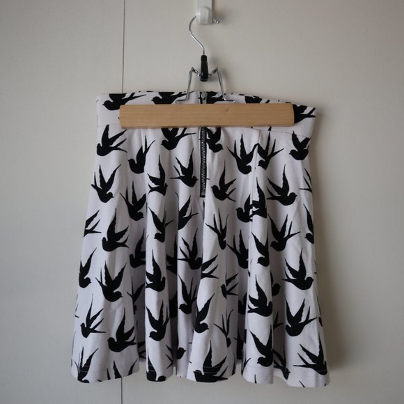 H&M Bird Patterned Circle Skirt - Picture 9 of 10